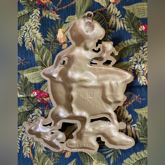 Vintage Sexton 1975 Boy & Frog in Bathtub Cast Metal Wall Plaque Bath Time Decor - Picture 3 of 5